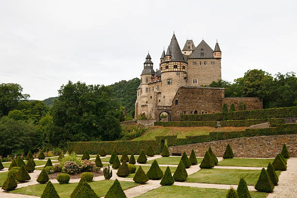 schloss bürresheim (burresheim castle), niemcy - fort fortified wall castle stone zdjęcia i obrazy z banku zdjęć