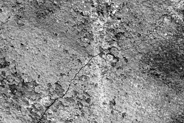 istock Wall fragment with scratches and cracks 932823208