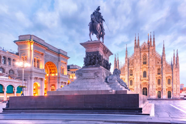 istock Night Piazza del Duomo in Milan, Italy 932842354