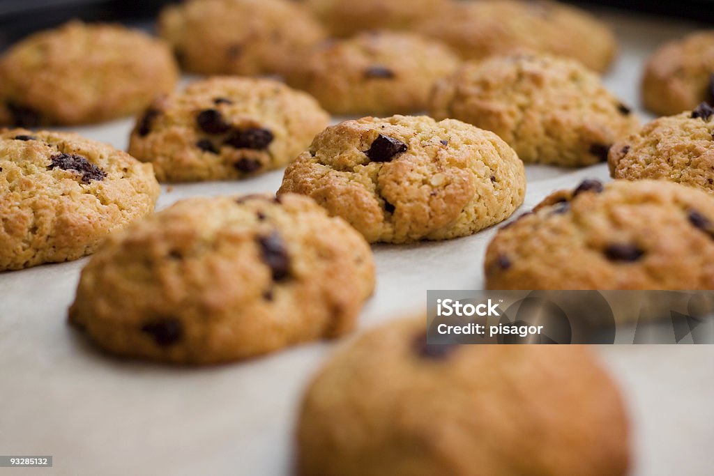 Cookies com gotas de Chocolate - Foto de stock de Biscoito de Chocolate royalty-free