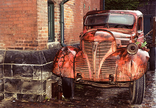istock Old Truck Rusted From The Rain 93287652