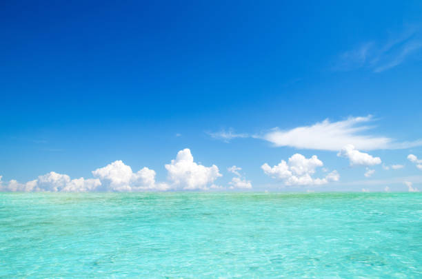 istock Sea and perfect sky 933178660