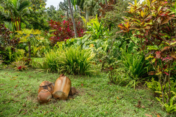 Also known as the “Spice Isle,” the hilly main island has numerous tropical gardens and nutmeg plantations.