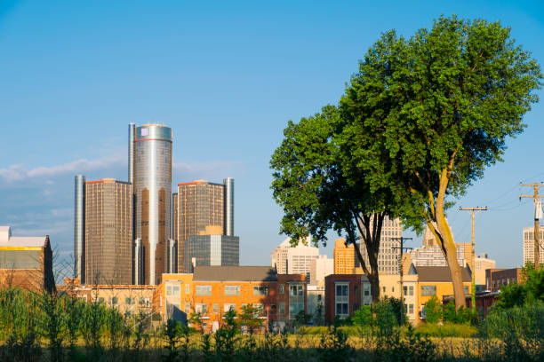 istock Detroit skyline in morning 933274570