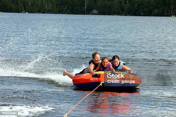 Photo libre de droit de Loisirs Sur Le Lac banque d'images et plus d'images libres de droit de Tubage - Tubage, Lac, Transport nautique