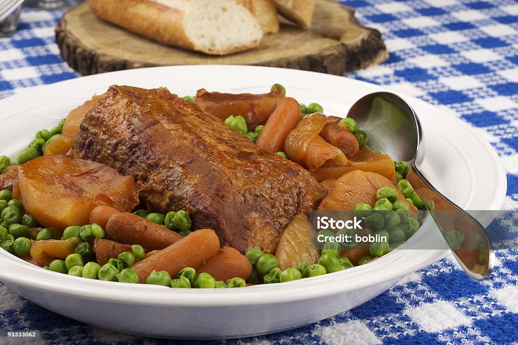 Carne de panela jantar - Foto de stock de Caçarola com carne royalty-free