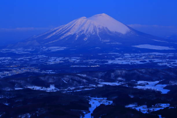 istock Dawn of Iwate volcano, Japan 933370438