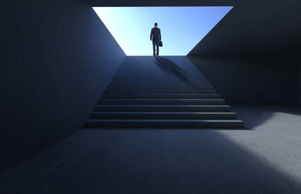 успешный бизнесмен, поднимаюсь по лестнице - silhouette business men leadership стоковые фото и �изображения