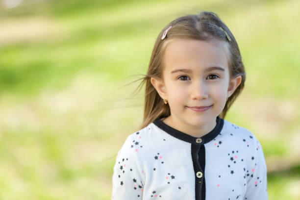 istock Cute little girl 933428122