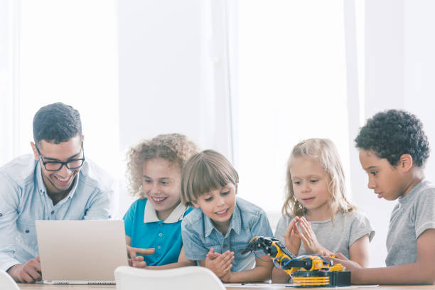 istock Kids in extracurricular stem club 933438338