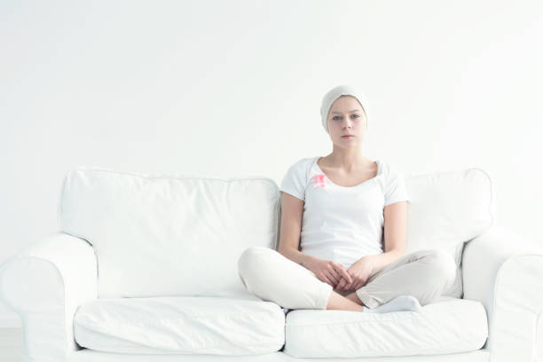 istock Woman sitting with crossed legs 933449220