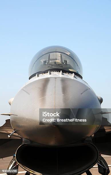 F16 Combate Falcon - Fotografias de stock e mais imagens de Avião - Avião, Avião Militar, Avião de Combate