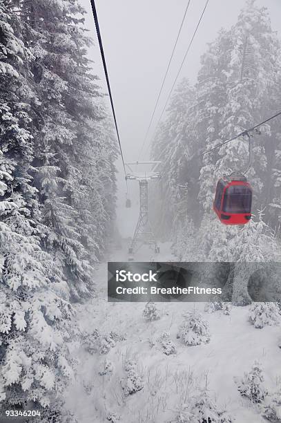 Straßenbahn In Den Schnee Stockfoto und mehr Bilder von Schweiz - Schweiz, Weihnachten, Schnee