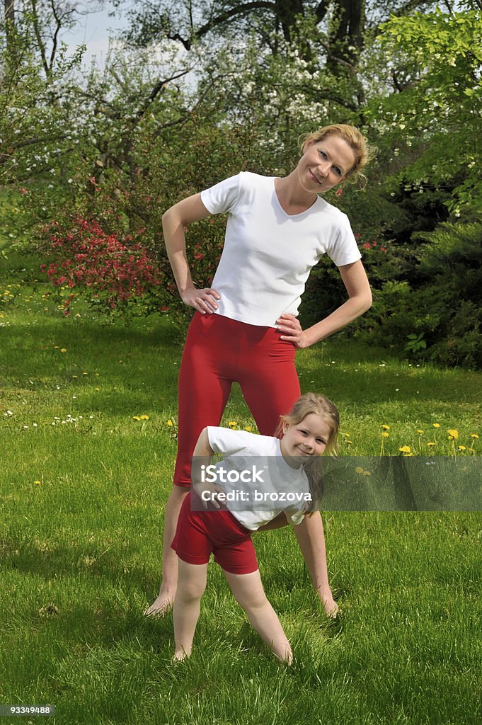 Mère et fille de formation - Photo de Activité libre de droits