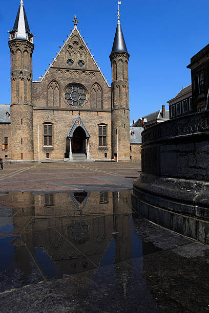 рыцари», зал на binnenhof в гааге - rose window architecture the hague netherlands стоковые фото и изображения