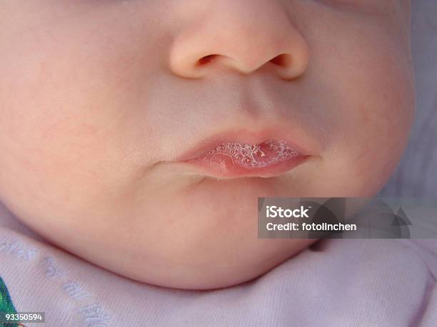 Foto de Blubberbebê e mais fotos de stock de Bebê - Bebê, Saliva, Bolha - Dano Físico