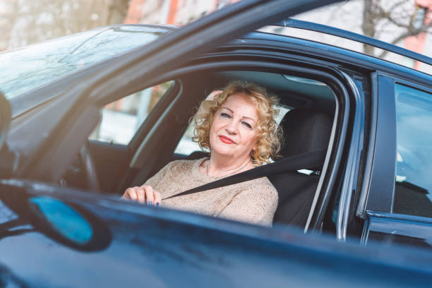 istock Fastening the seat belt in the car 933557968