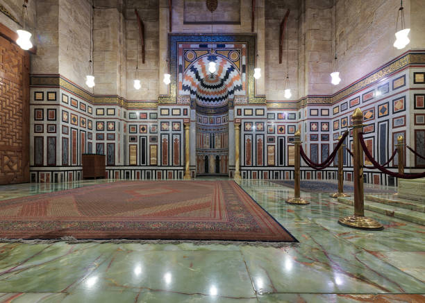 interior of the tomb of the reza shah of iran, al rifaii mosque (royal mosque), located in front the cairo citadel, egypt, constructed between 1869 and 1912 - cairo mosque egypt inside of imagens e fotografias de stock