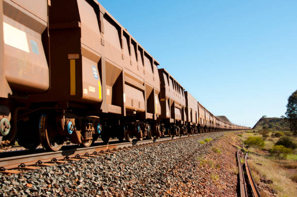 pociąg z rudy żelaza - the pilbara zdjęcia i obrazy z banku zdjęć