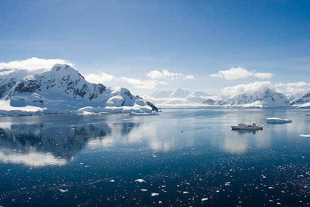 paradise bay  antarctic peninsula photos stock pictures, royalty-free photos & images