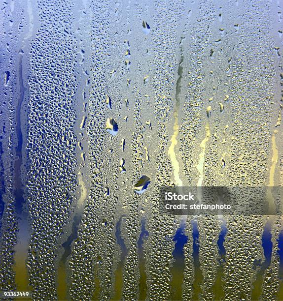 Photo libre de droit de Waterdrops Coloré banque d'images et plus d'images libres de droit de Buée - Buée, Cuisson à la vapeur, Eau