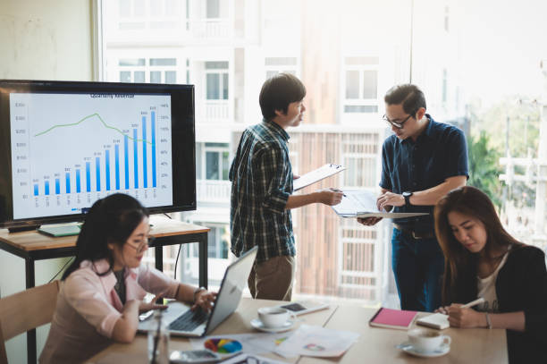 istock Business workers group meeting in office 933653948