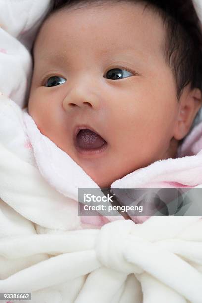 Bebé Foto de stock y más banco de imágenes de 0-1 mes - 0-1 mes, Asia, Bebé