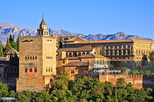 Альгамбра На Закате — стоковые фотографии и другие картинки Альгамбра - Испания - Альгамбра - Испания, Гранада - Испания, Андалусия