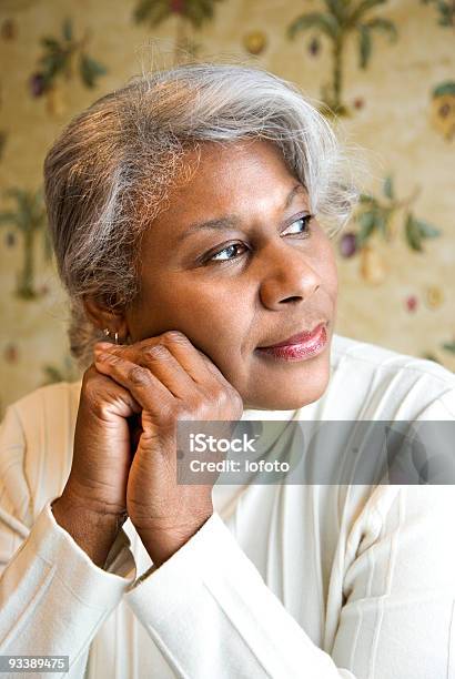 Ritratto Di Donna Matura - Fotografie stock e altre immagini di Afro-americano - Afro-americano, Donne, Solo una donna
