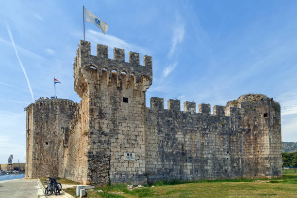 castello di kamerlengo, trogir, croazia - traù foto e immagini stock