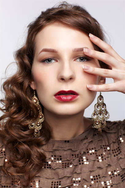 istock beautiful brunette in jewellery 934058664
