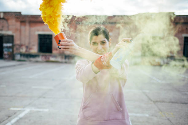 istock Street artist 934081364