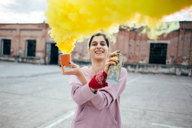 istock Street artist 934081368