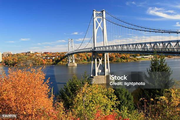 Hudson Bridge During The Autumn For Drivers And Cars Stock Photo - Download Image Now