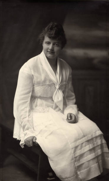 istock Young woman, 1914 93419651