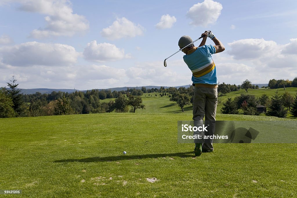 FRAIS GARS jouer au golf. - Photo de Activité de loisirs libre de droits