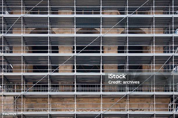 Andamio Foto de stock y más banco de imágenes de Aparcamiento de Varios Pisos - Aparcamiento de Varios Pisos, Solar de construcción, Aire libre