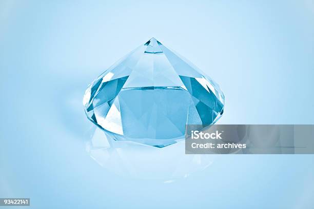 Photo libre de droit de Blue Diamond banque d'images et plus d'images libres de droit de Diamant de l'espoir - Diamant de l'espoir, Diamant - Pierre précieuse, Cadeau de Noël