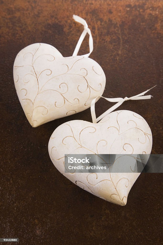 Zwei Pottery Hearts - Lizenzfrei Herzform Stock-Foto