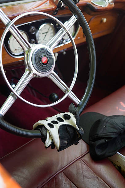 carro vintage - car leather hide seat - fotografias e filmes do acervo