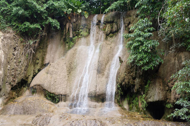 waterfall in the eravan national park - 16318 imagens e fotografias de stock