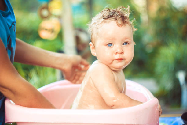 istock The child is bathed in a bath 934230548