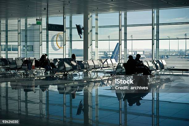 대기 공항 터미널 건축에 대한 스톡 사진 및 기타 이미지 - 건축, 공항, 공항 출발 구역
