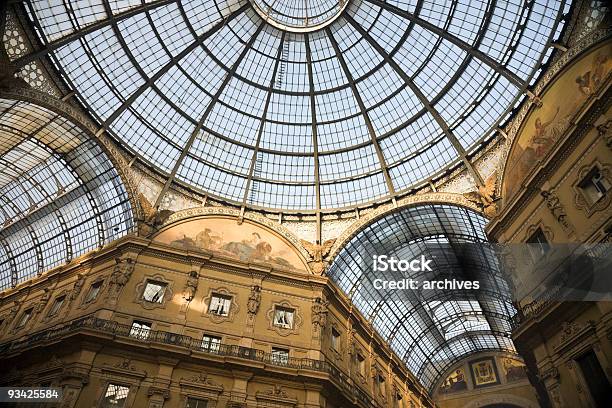 Galleria Vittorio Emanuele Ii In Dettaglio - Fotografie stock e altre immagini di Affresco - Affresco, Alla moda, Ambientazione interna