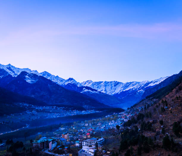 istock Evening view of Manali city 934261588