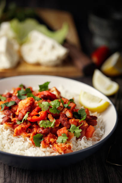 vegan chilli with meat - chili food bowl ready to eat imagens e fotografias de stock