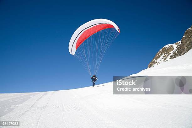 Parapendio Al Largo - Fotografie stock e altre immagini di Parapendio - Parapendio, Decollare - Attività, Davos