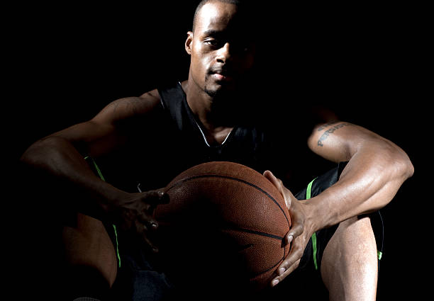 giocatore di basket nero uomo nell'ombra - 4812 foto e immagini stock