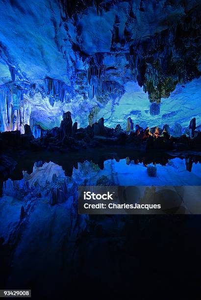 Reed Flute Höhle Guilin China Stockfoto und mehr Bilder von Höhle - Höhle, Wasser, Spiegelung