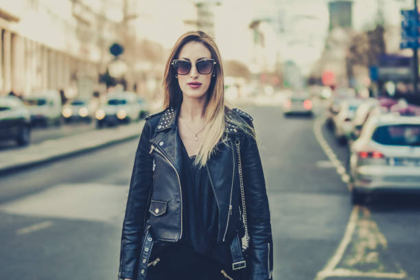istock Young woman  in the city 934298828